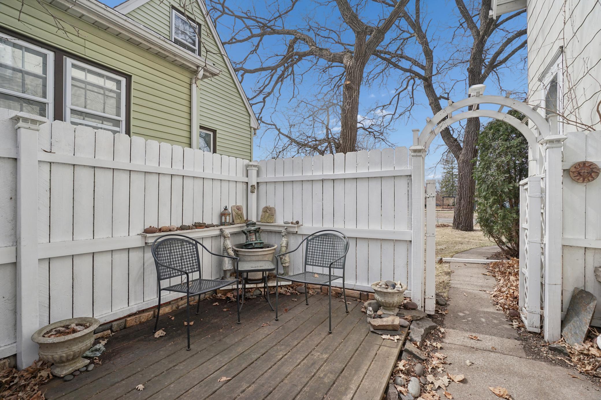 Side yard patio with fence