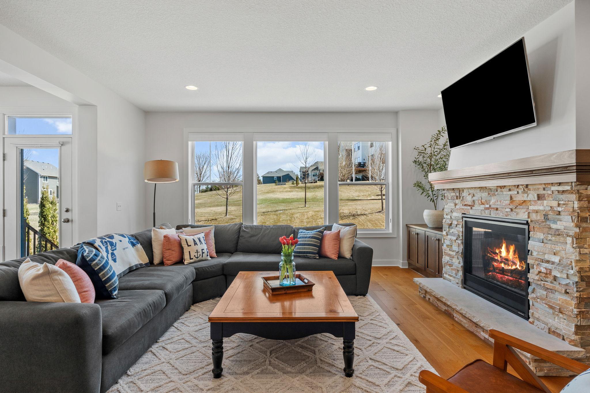 20-web-or-mls-1640 Dutch Lake Dr-23.jpg