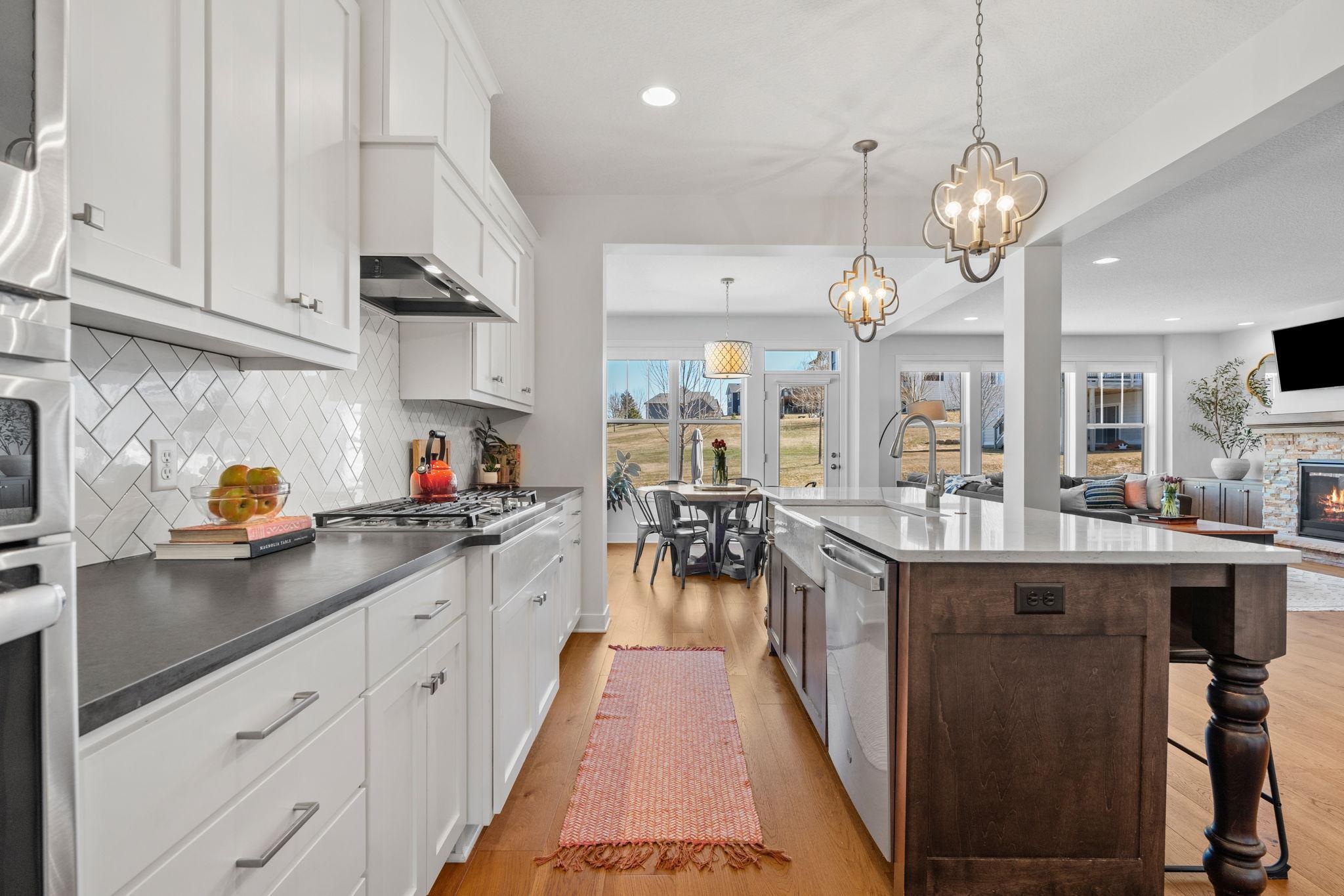 30-web-or-mls-1640 Dutch Lake Dr-33.jpg