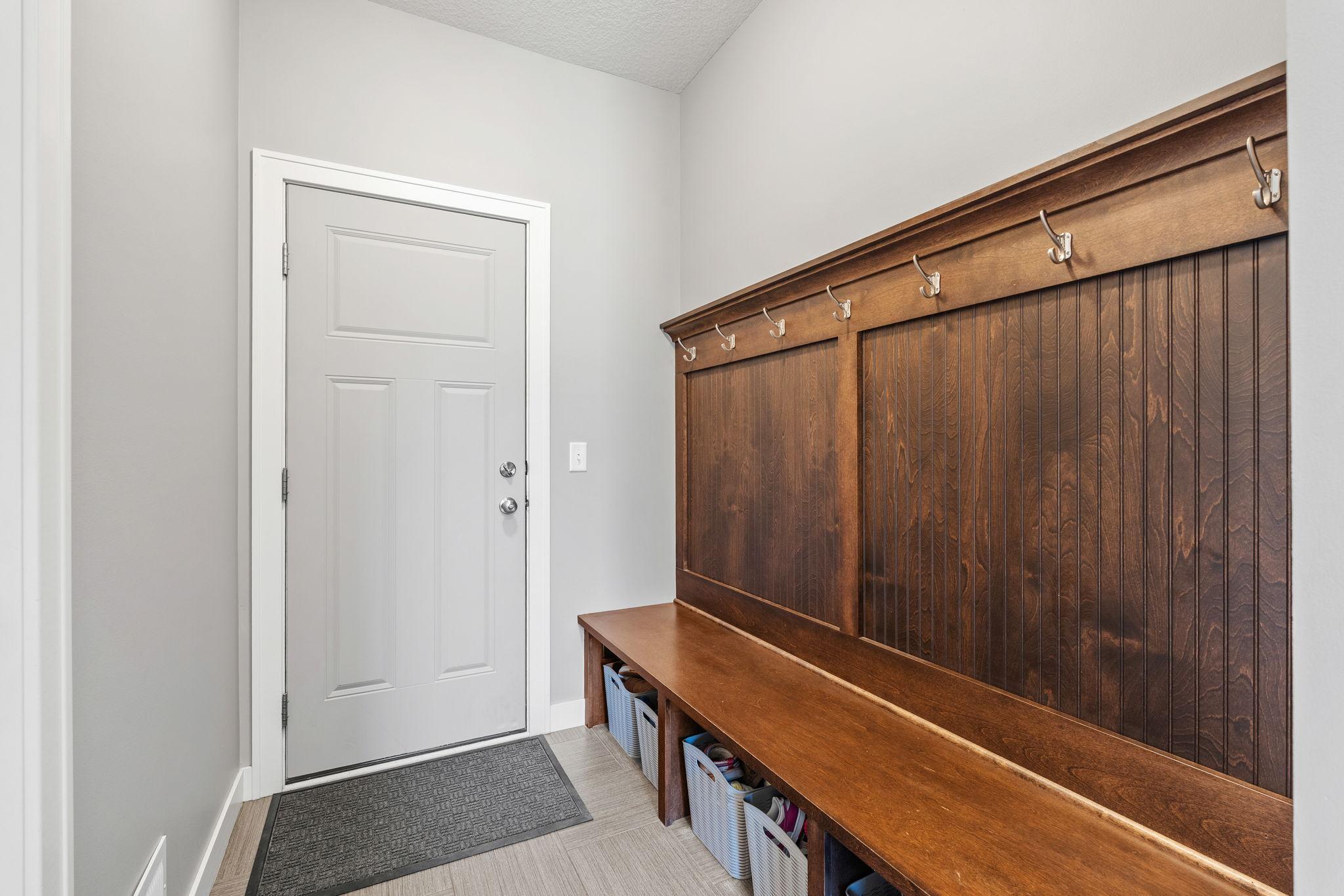 35-web-or-mls-1640 Dutch Lake Dr-39.jpg