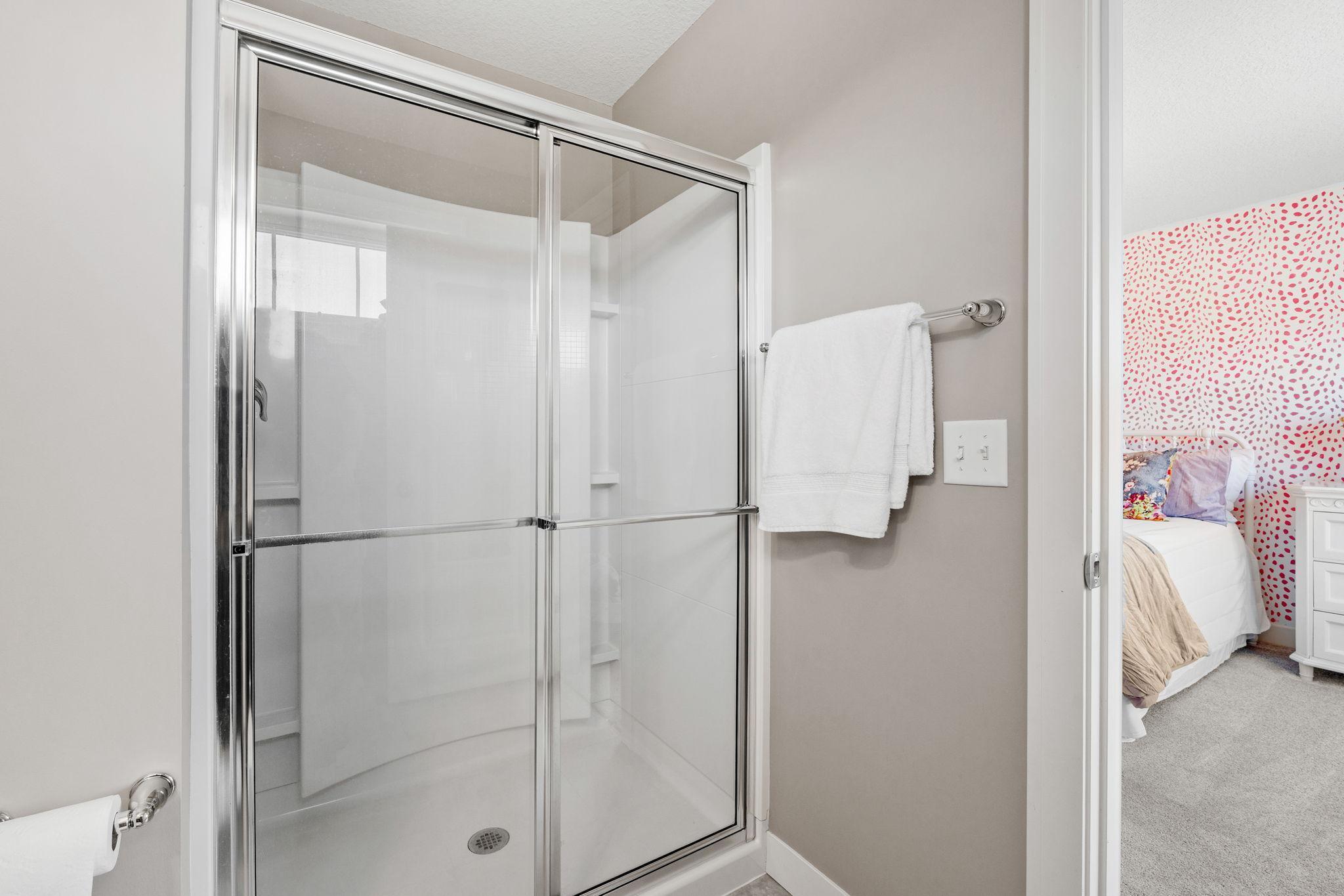 42-web-or-mls-1640 Dutch Lake Dr-46.jpg