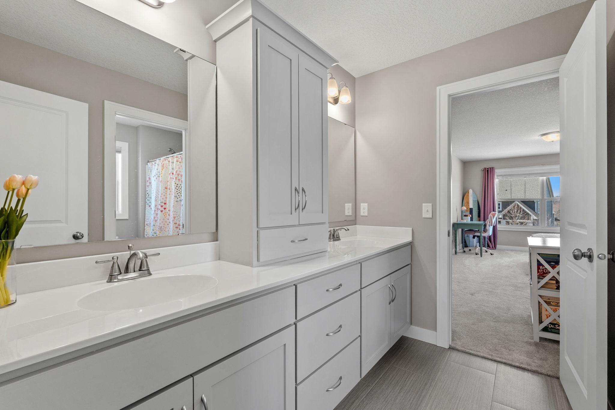 47-web-or-mls-1640 Dutch Lake Dr-53.jpg