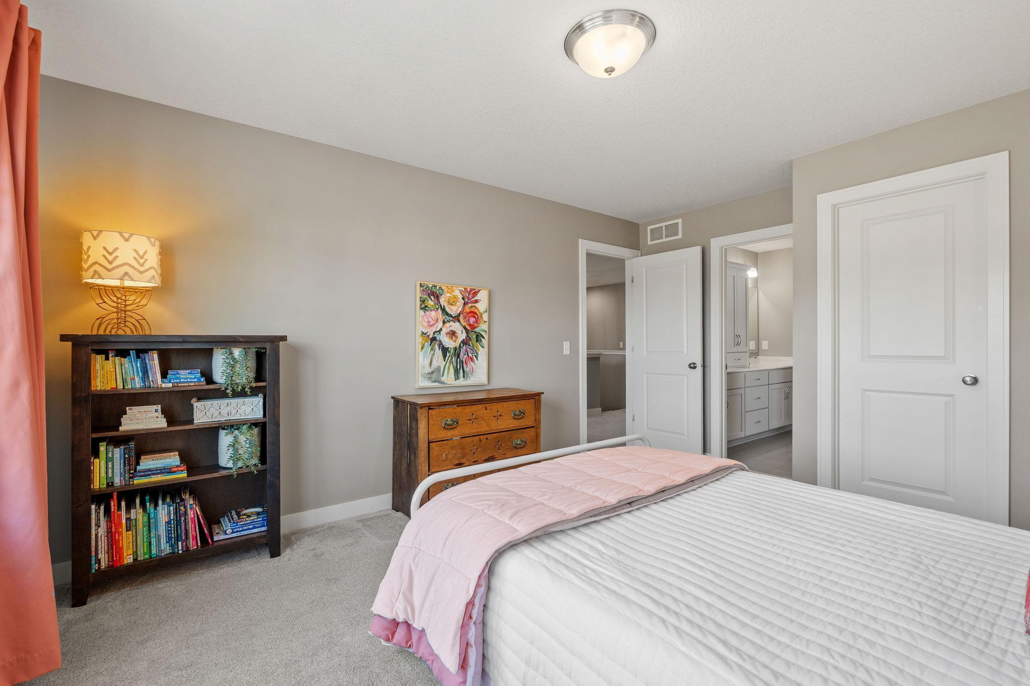 51-web-or-mls-1640 Dutch Lake Dr-57.jpg