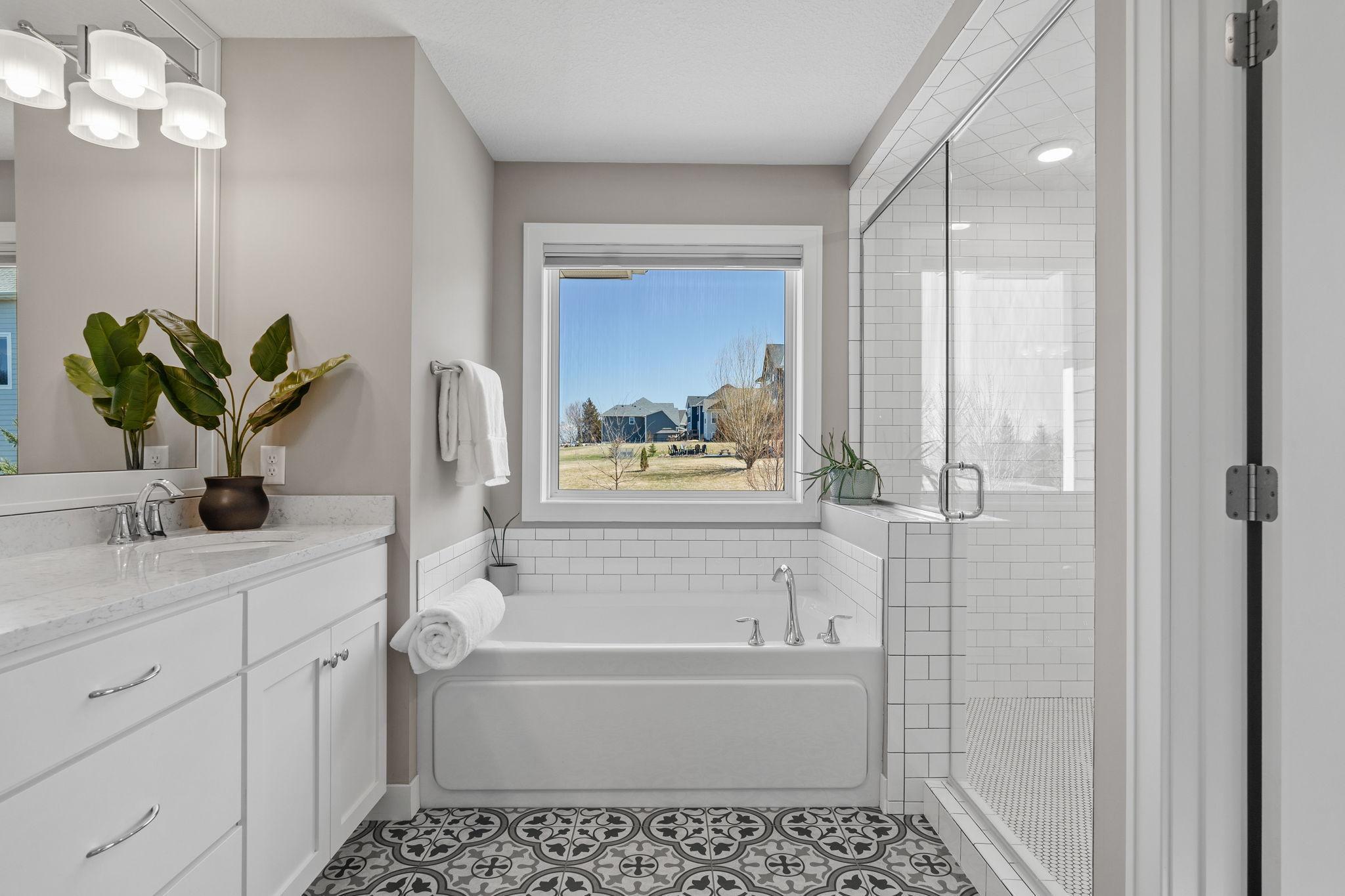 58-web-or-mls-1640 Dutch Lake Dr-64.jpg