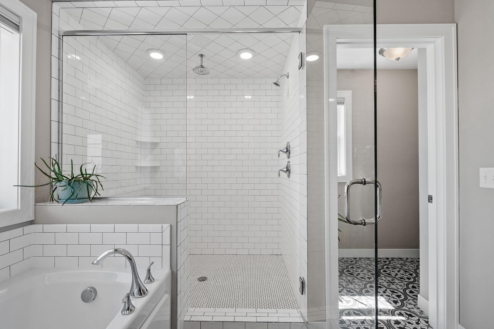 60-web-or-mls-1640 Dutch Lake Dr-66.jpg