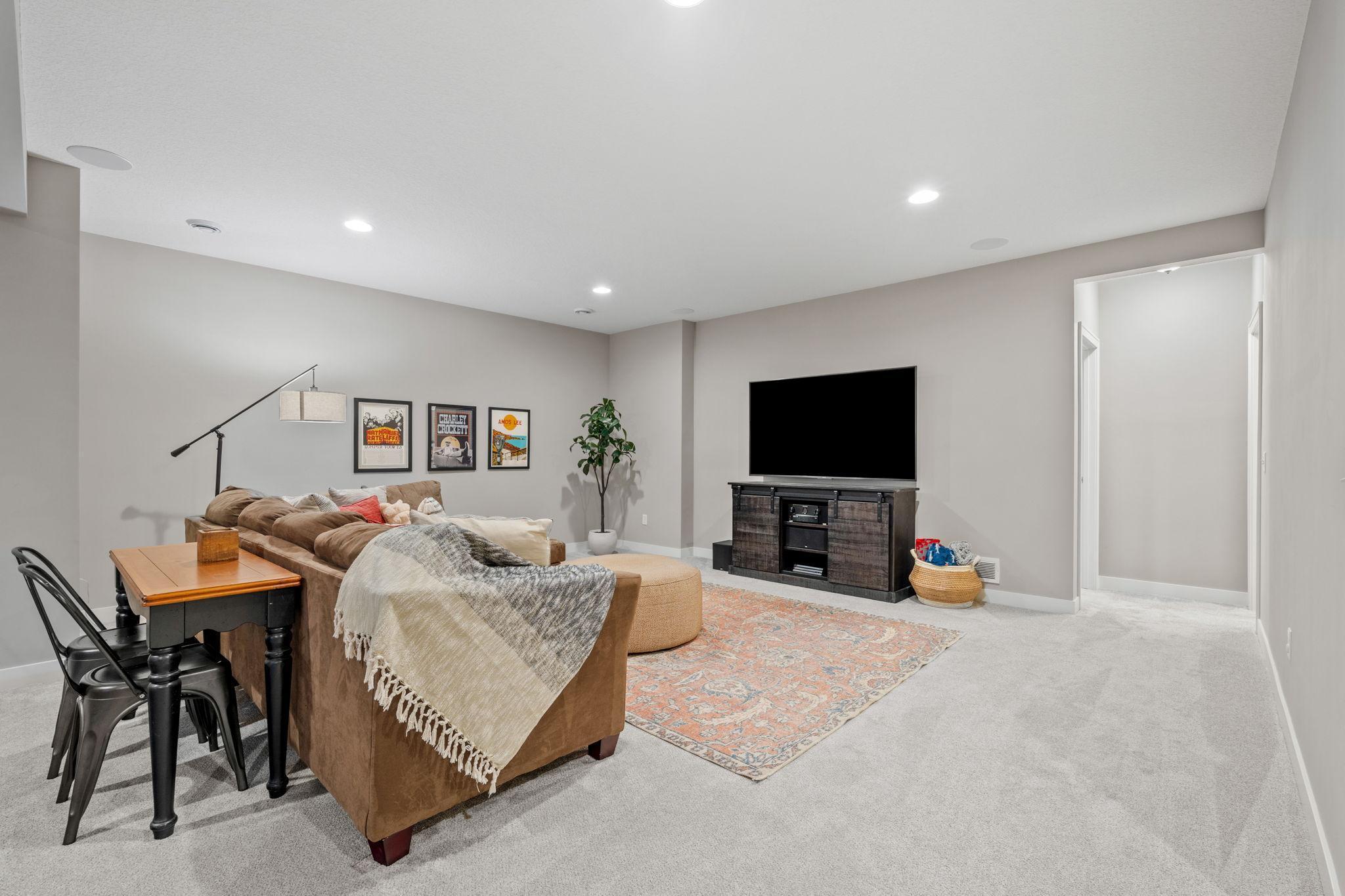 61-web-or-mls-1640 Dutch Lake Dr-67.jpg