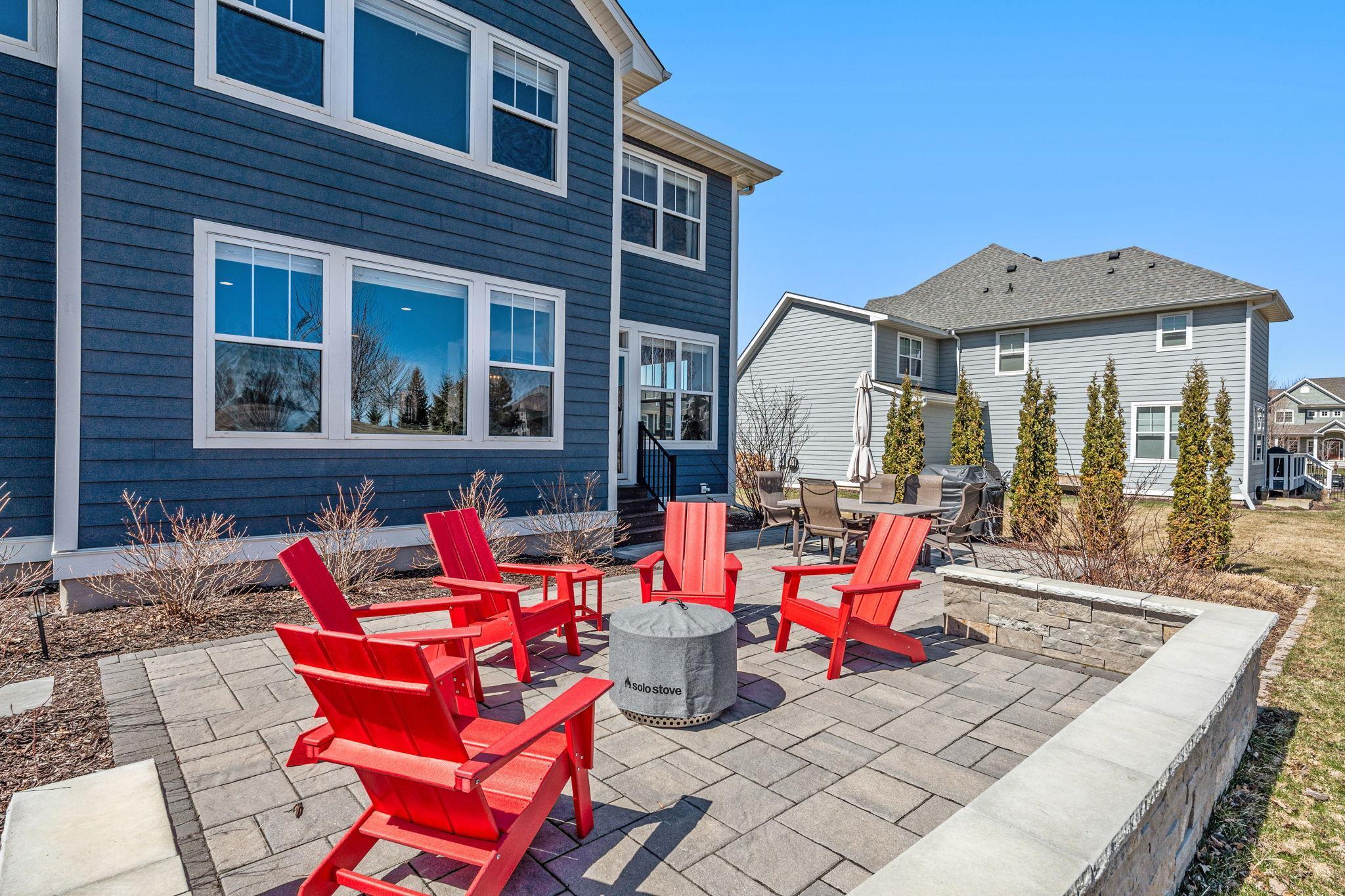 81-web-or-mls-1640 Dutch Lake Dr-8.jpg