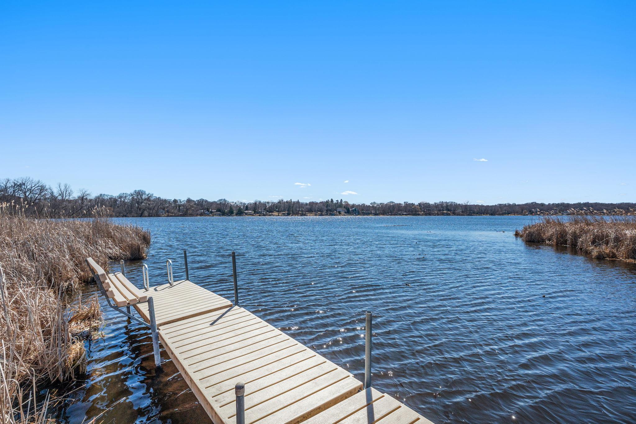 86-web-or-mls-1640 Dutch Lake Dr-13.jpg