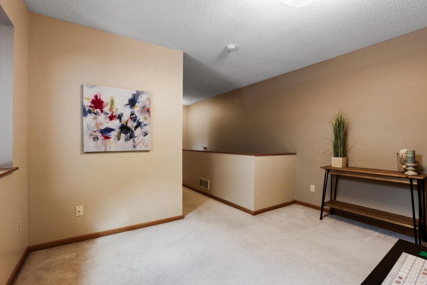 13244 Aberdeen St NE - Web Quality - 003 - 03 Foyer.jpg