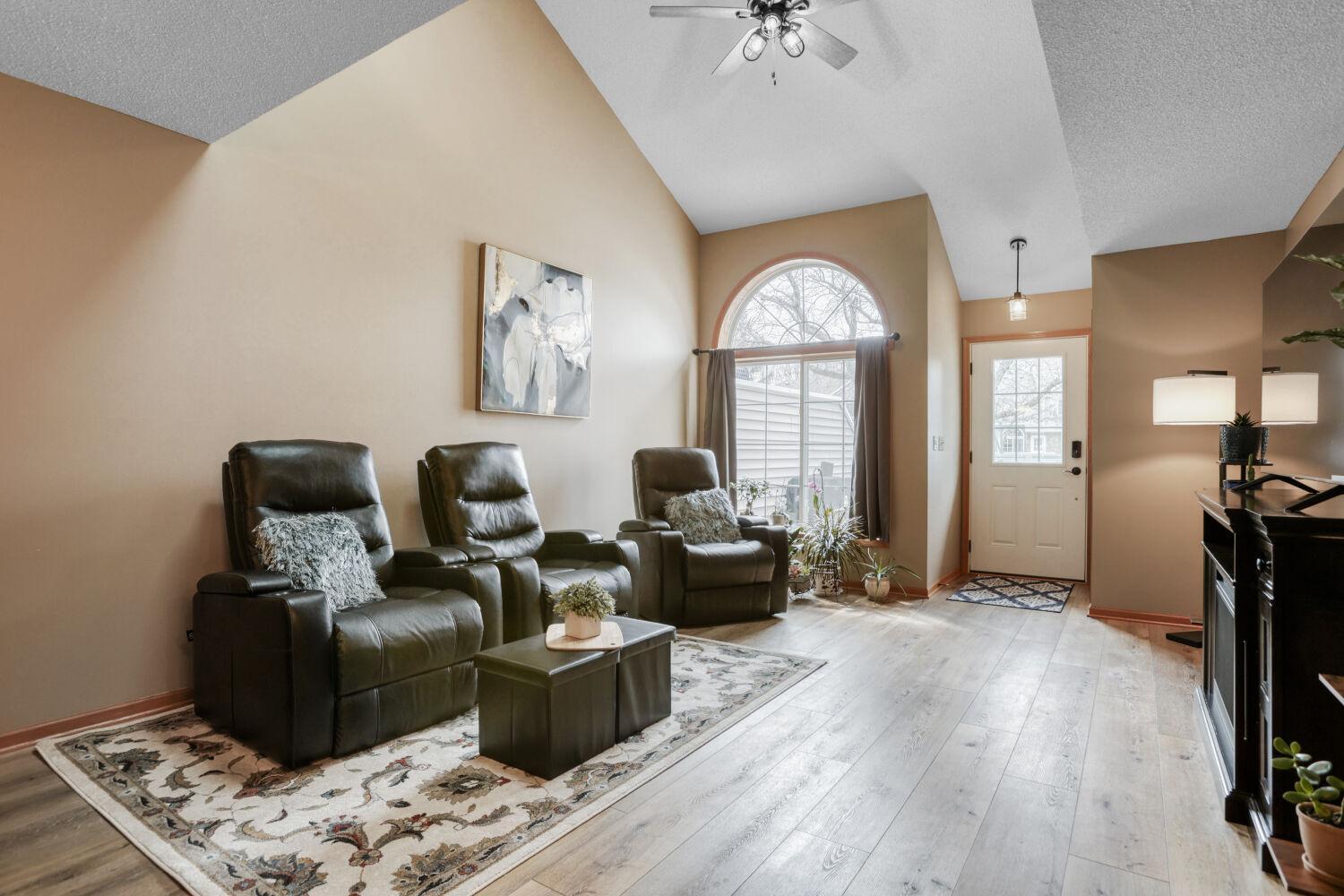13244 Aberdeen St NE - Web Quality - 004 - 04 Living Room.jpg