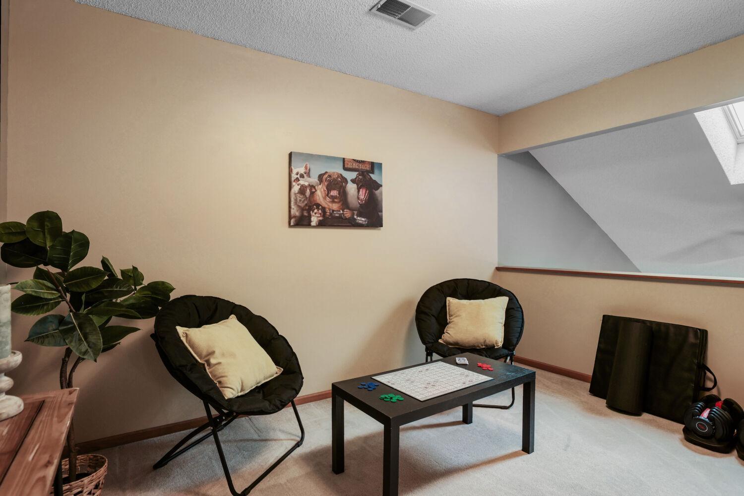 13244 Aberdeen St NE - Web Quality - 014 - 14 Family Room.jpg