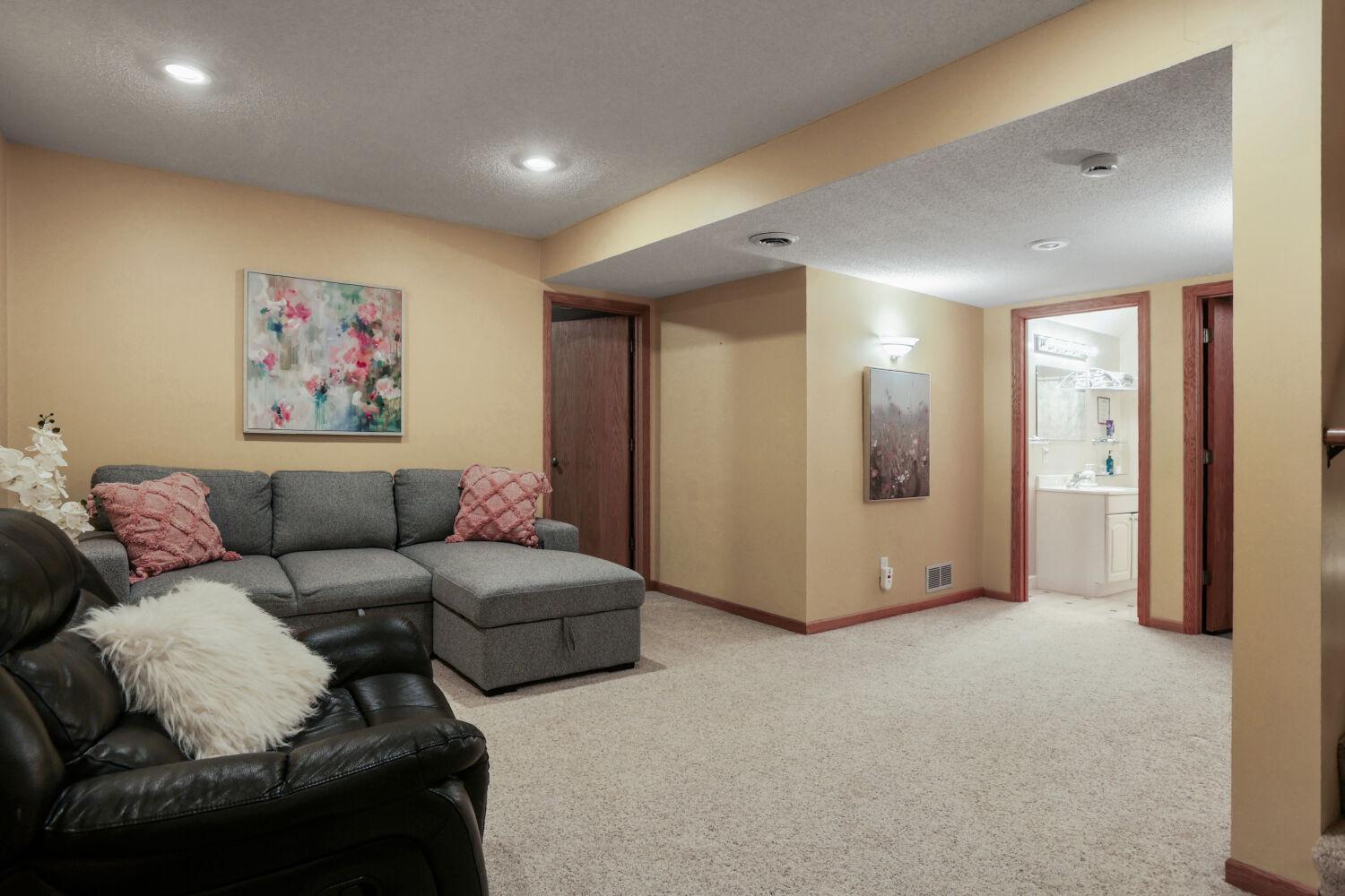 13244 Aberdeen St NE - Web Quality - 013 - 13 Family Room.jpg