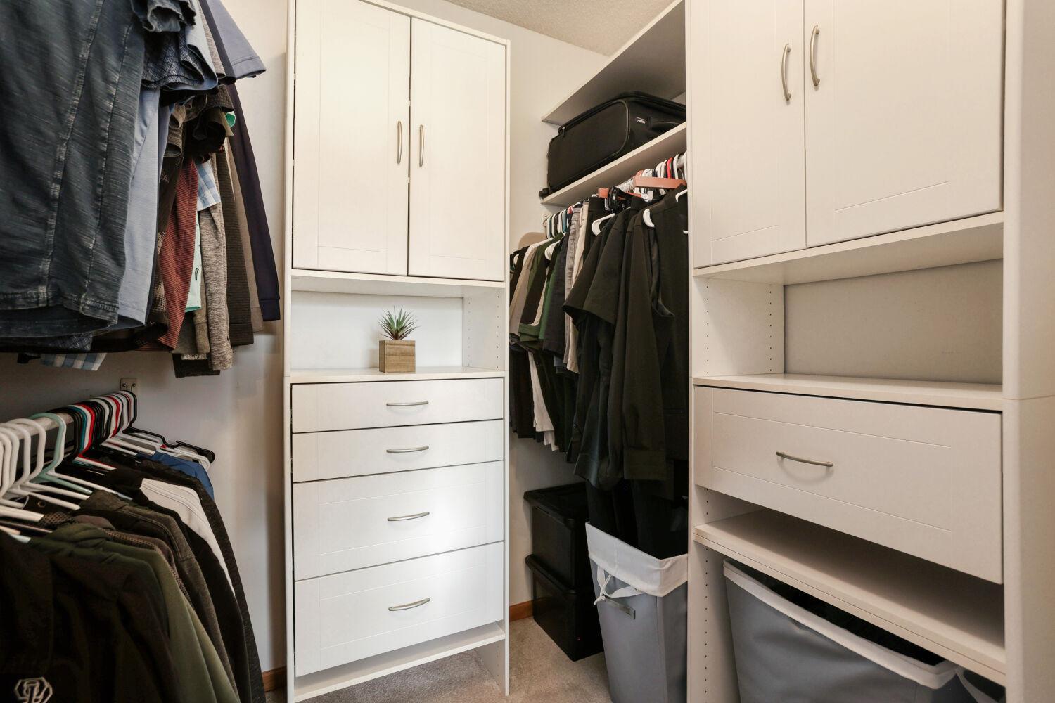 13244 Aberdeen St NE - Web Quality - 024 - 24 Closet.jpg