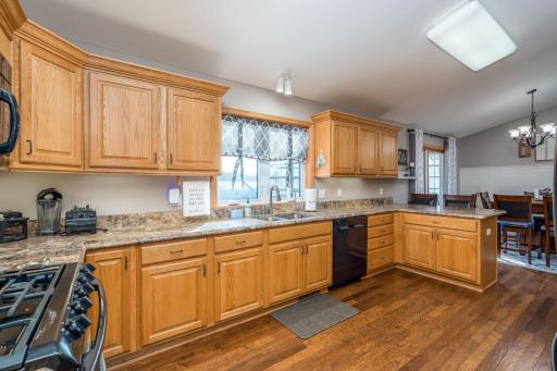 13-web-or-mls-1116-10th-st.jpg