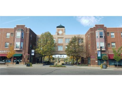 Experience Shakopee! Located in the SW metro, Shakopee offers a perfect blend of small-town charm and modern amenities! Convenient access to shopping, dining, recreational activities and quick access to the Twin Cities.