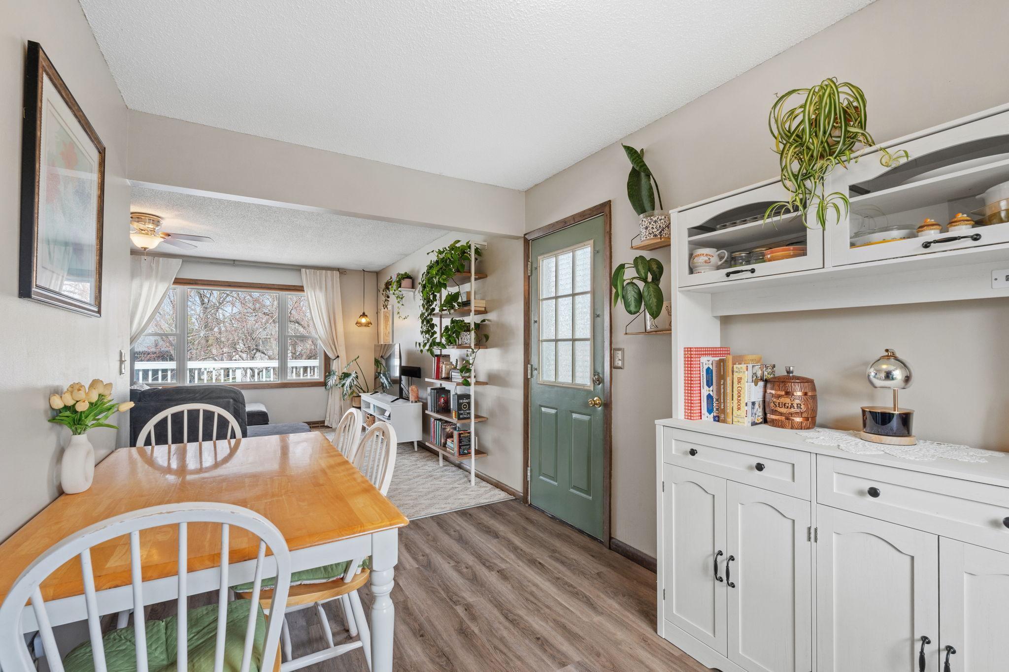 Side door with access to the backyard for convenience