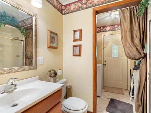 Main floor Bathroom