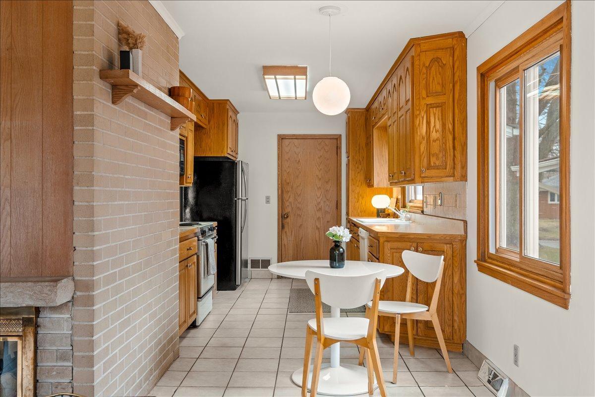 15-3330 Decatur Ln-0015.jpg