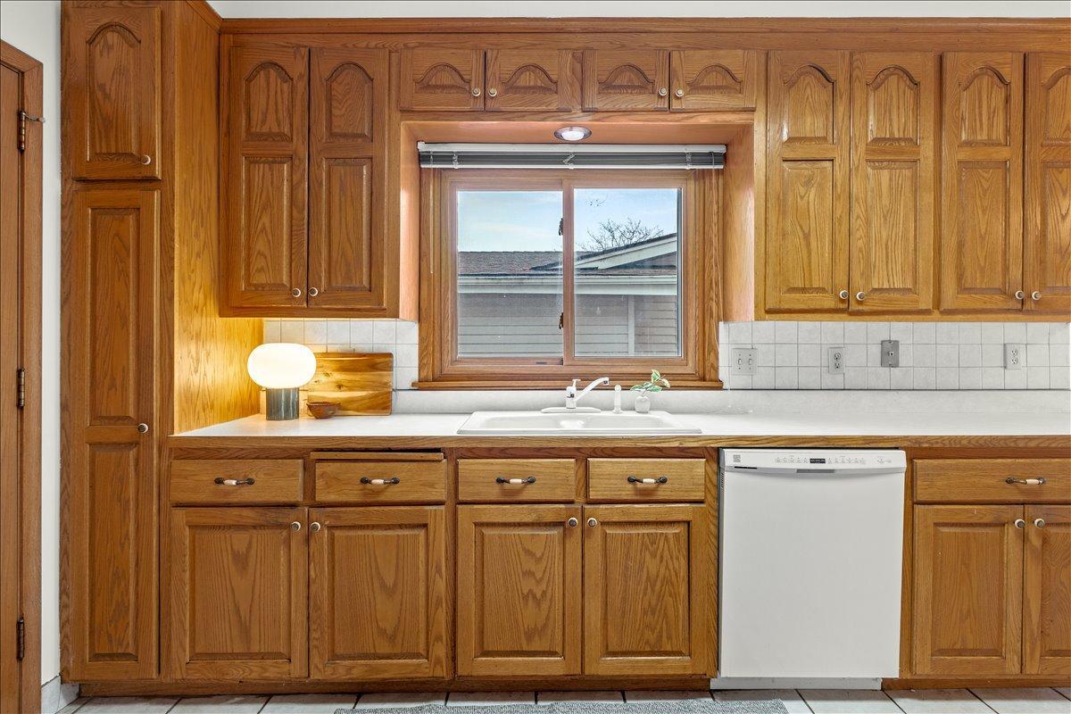 19-3330 Decatur Ln-0019.jpg