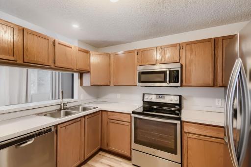 9102 Terra Verde Trail, Eden Prairie, MN 55347