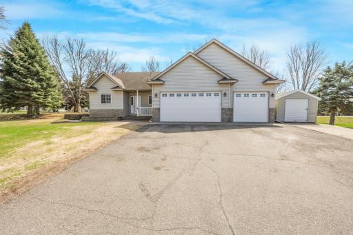 1000 Brook Court, Sauk Rapids, MN 56379