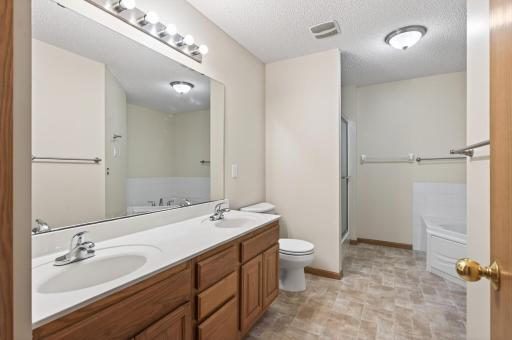 8635 Tessman Circle N, Brooklyn Park, MN 55445