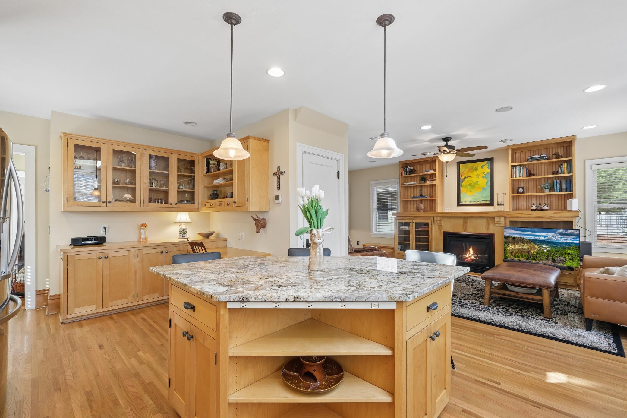 The cook's view! SUCH an ideal layout for entertaining and enjoying your company while you prepare in the kitchen!