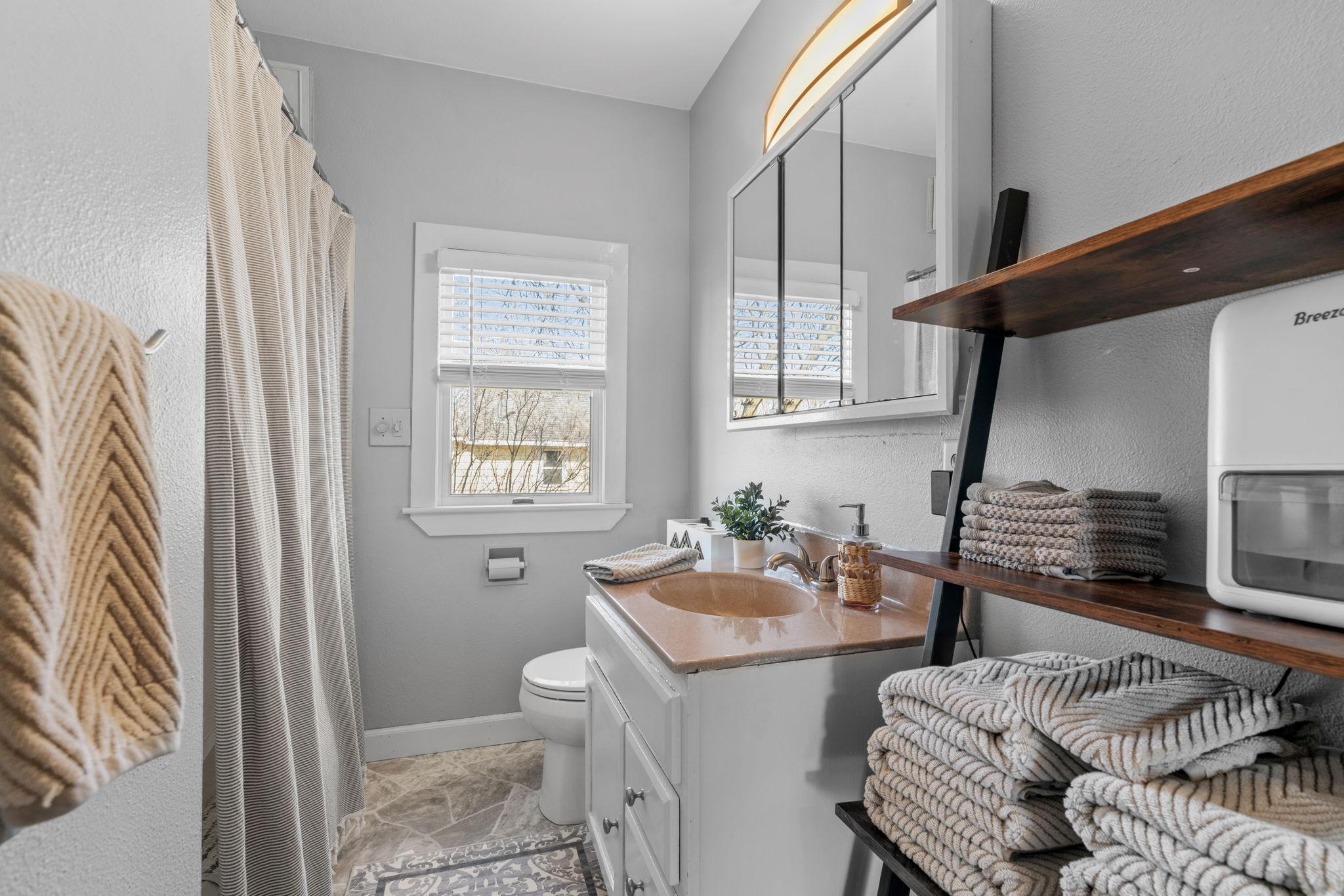 Main Floor Full Bath