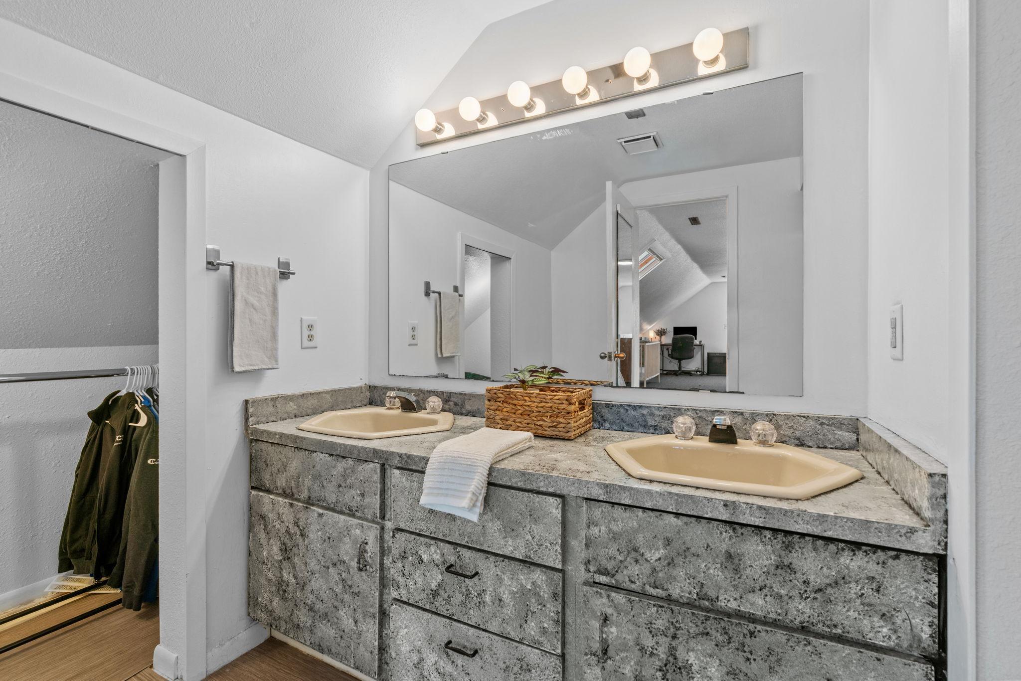 Upstairs Primary Bath