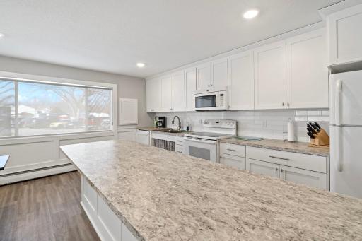 5410 Three Points Boulevard, 411, Mound, MN 55364