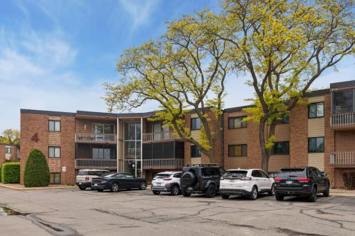 5410 Three Points Boulevard, 411, Mound, MN 55364