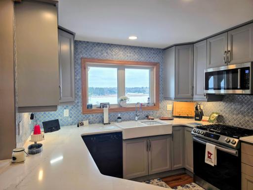 Beautifully updated kitchen