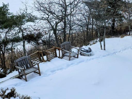 Fire pit/outdoor lounge area