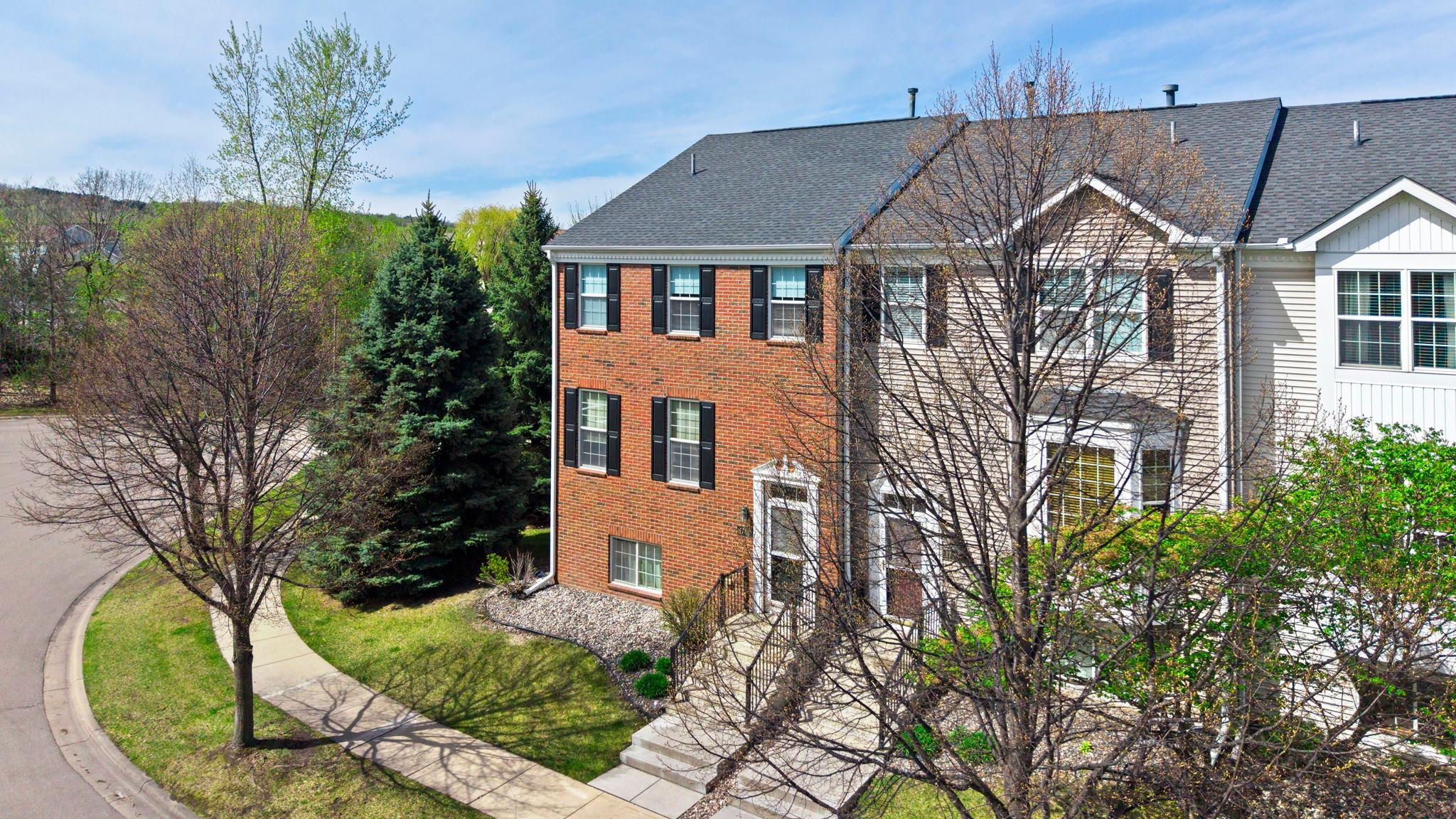 5-web-or-mls-1780 Riverside Dr Exteriors-39.jpg