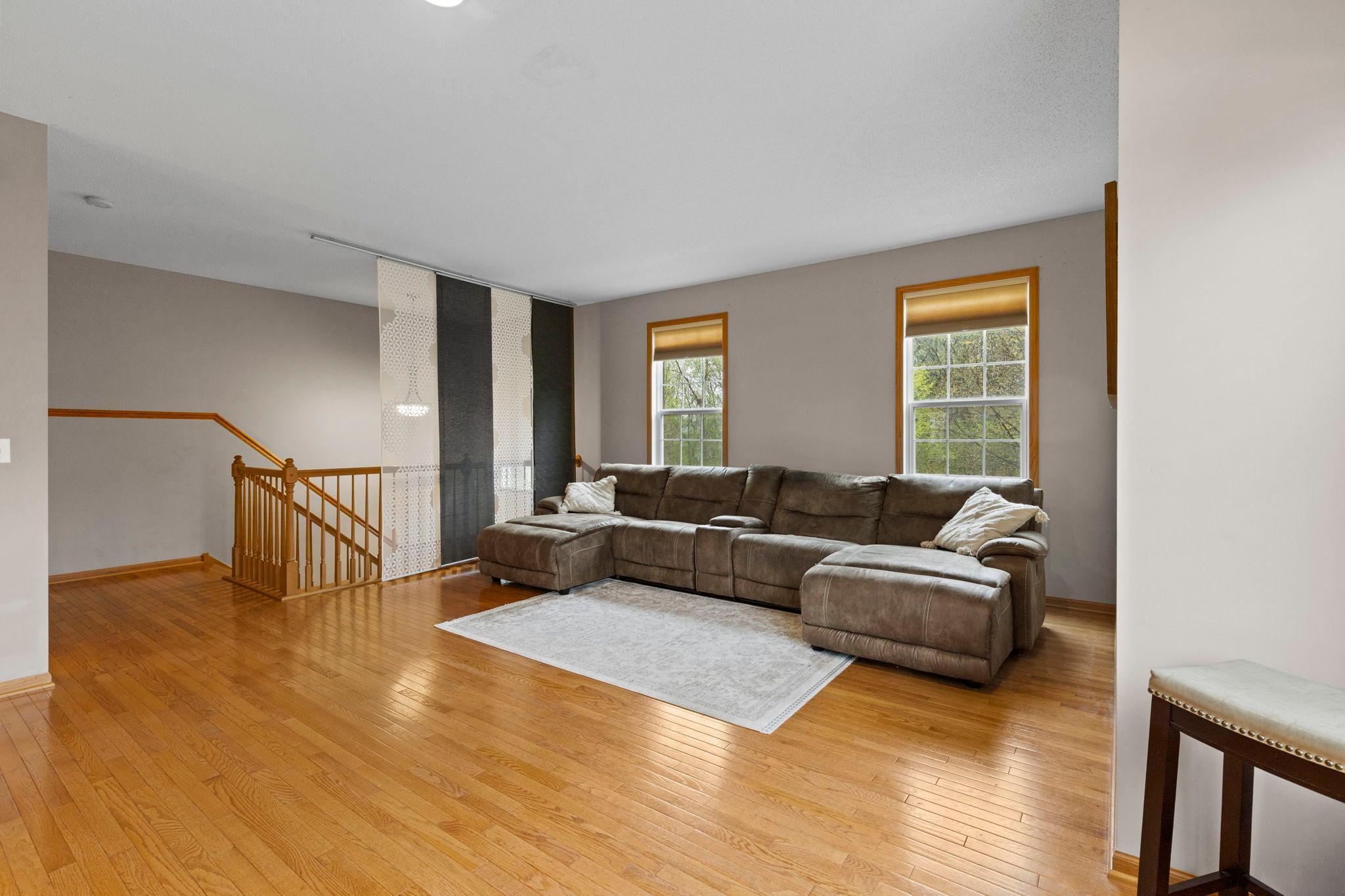 23-web-or-mls-1780 Riverside Dr-78.jpg