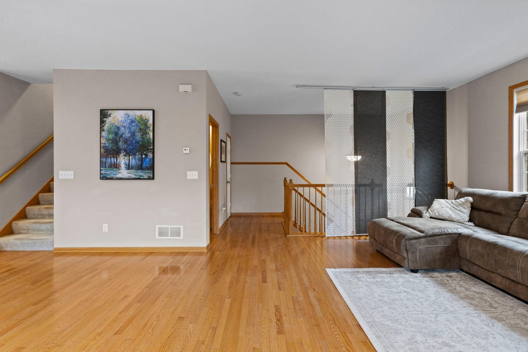 24-web-or-mls-1780 Riverside Dr-81.jpg