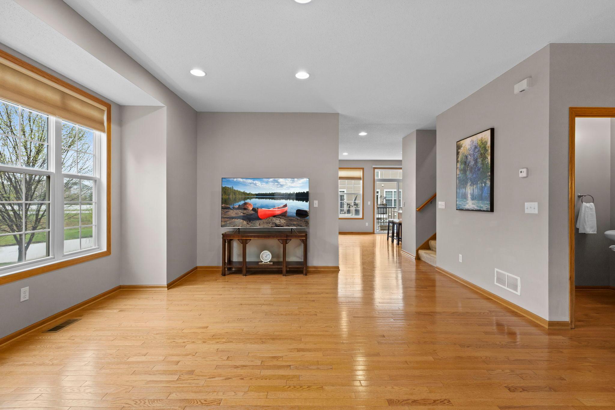 25-web-or-mls-1780 Riverside Dr-84.jpg