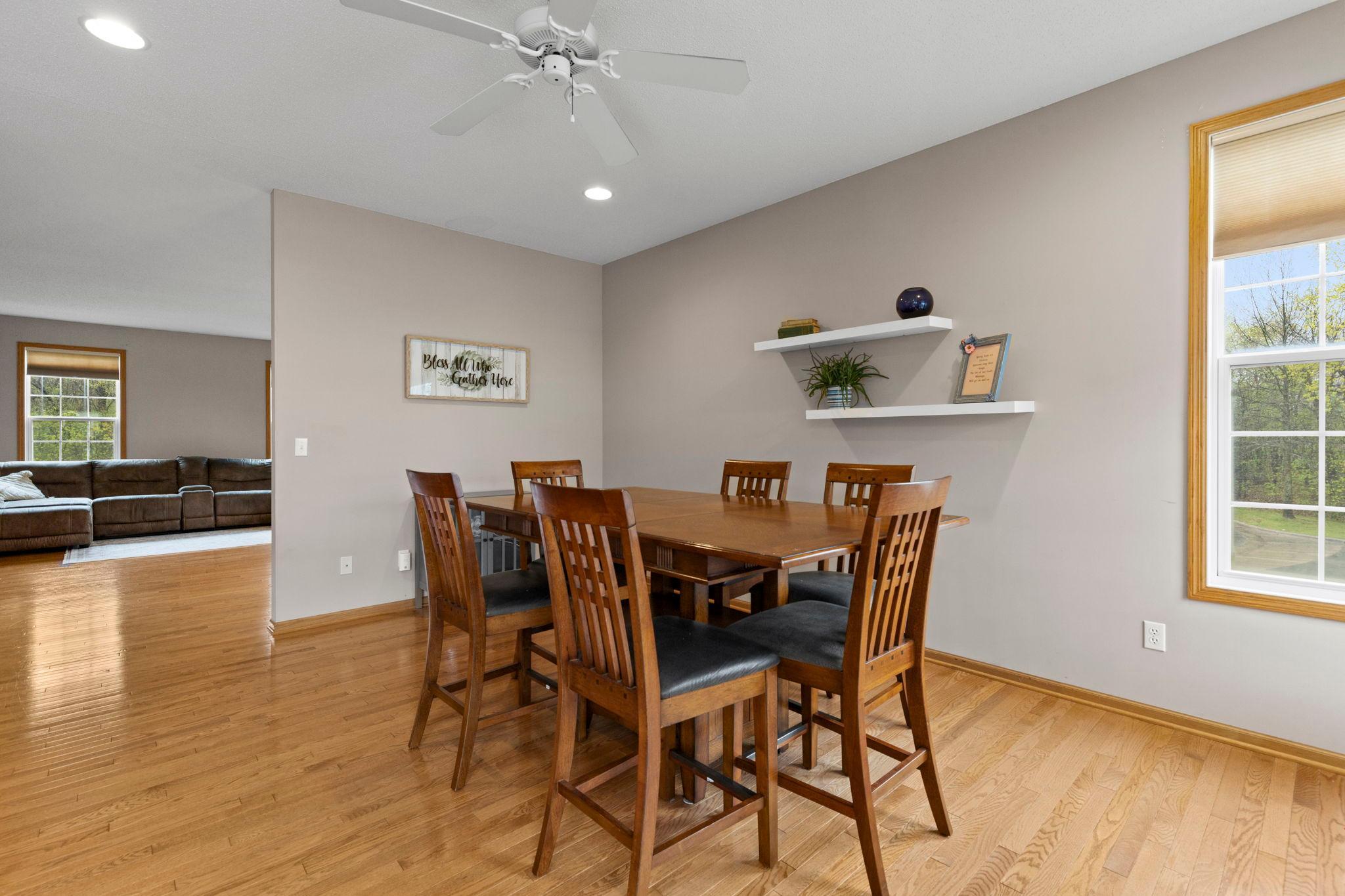 29-web-or-mls-1780 Riverside Dr-117.jpg