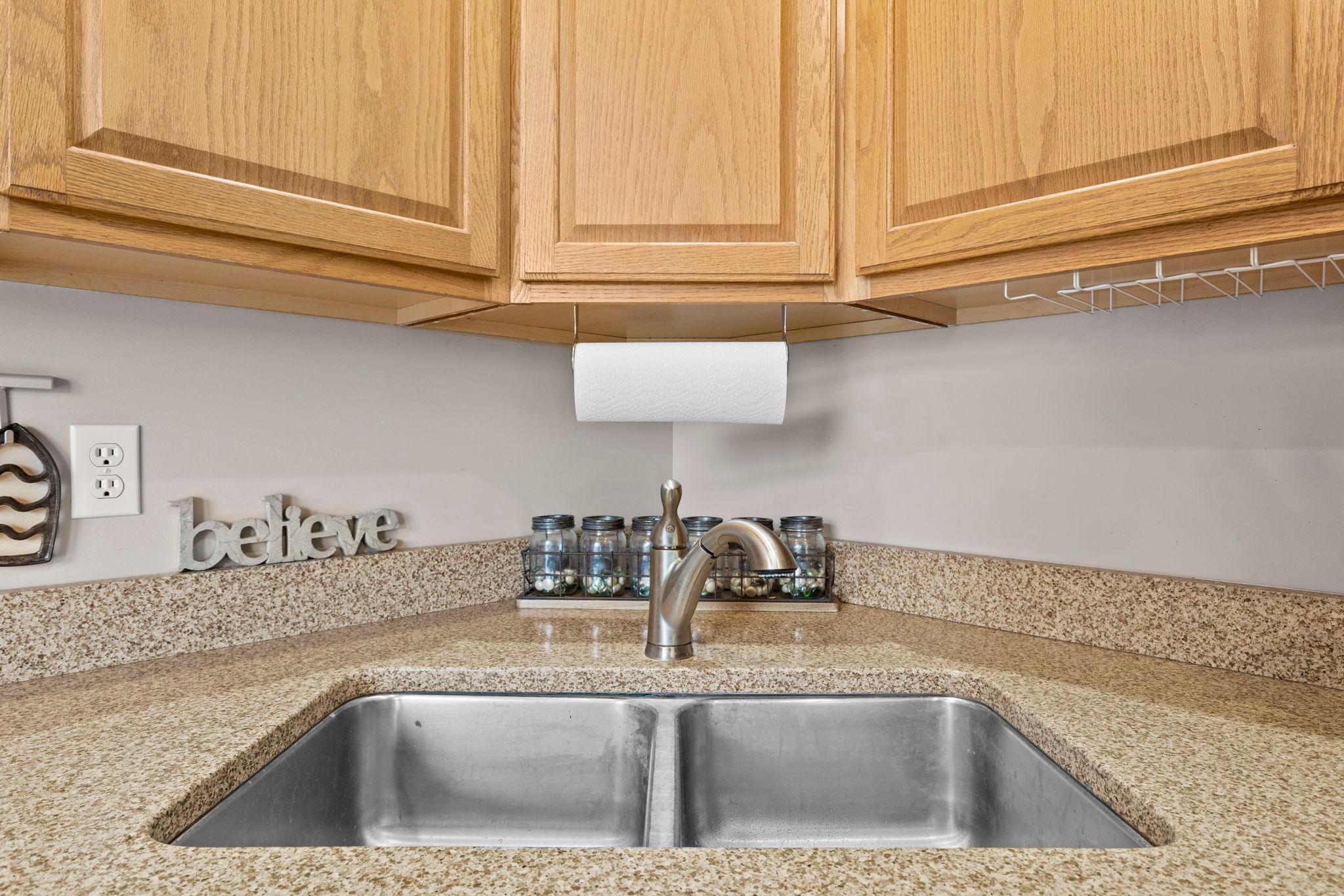 34-web-or-mls-1780 Riverside Dr-99.jpg