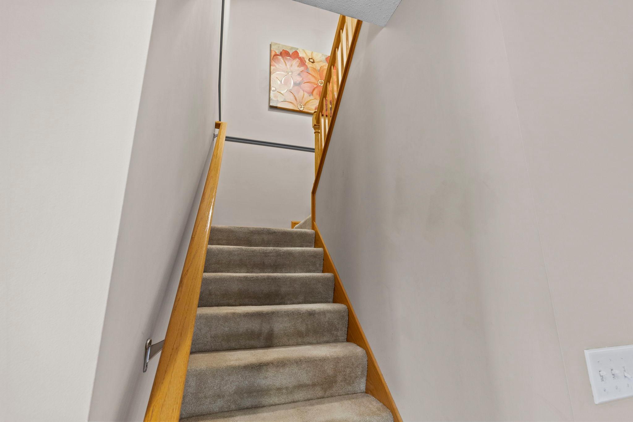 39-web-or-mls-1780 Riverside Dr-126.jpg