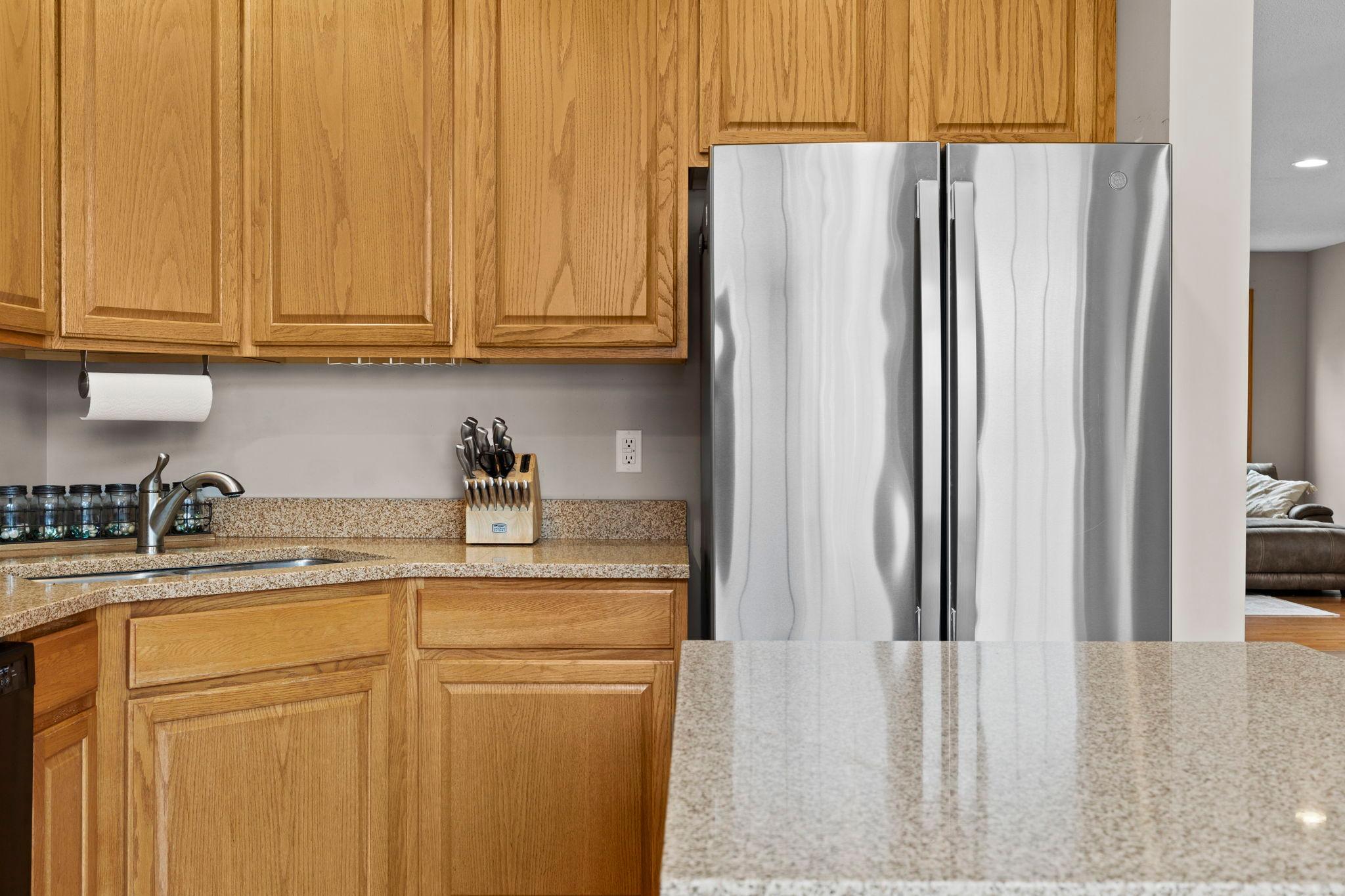 37-web-or-mls-1780 Riverside Dr-108.jpg