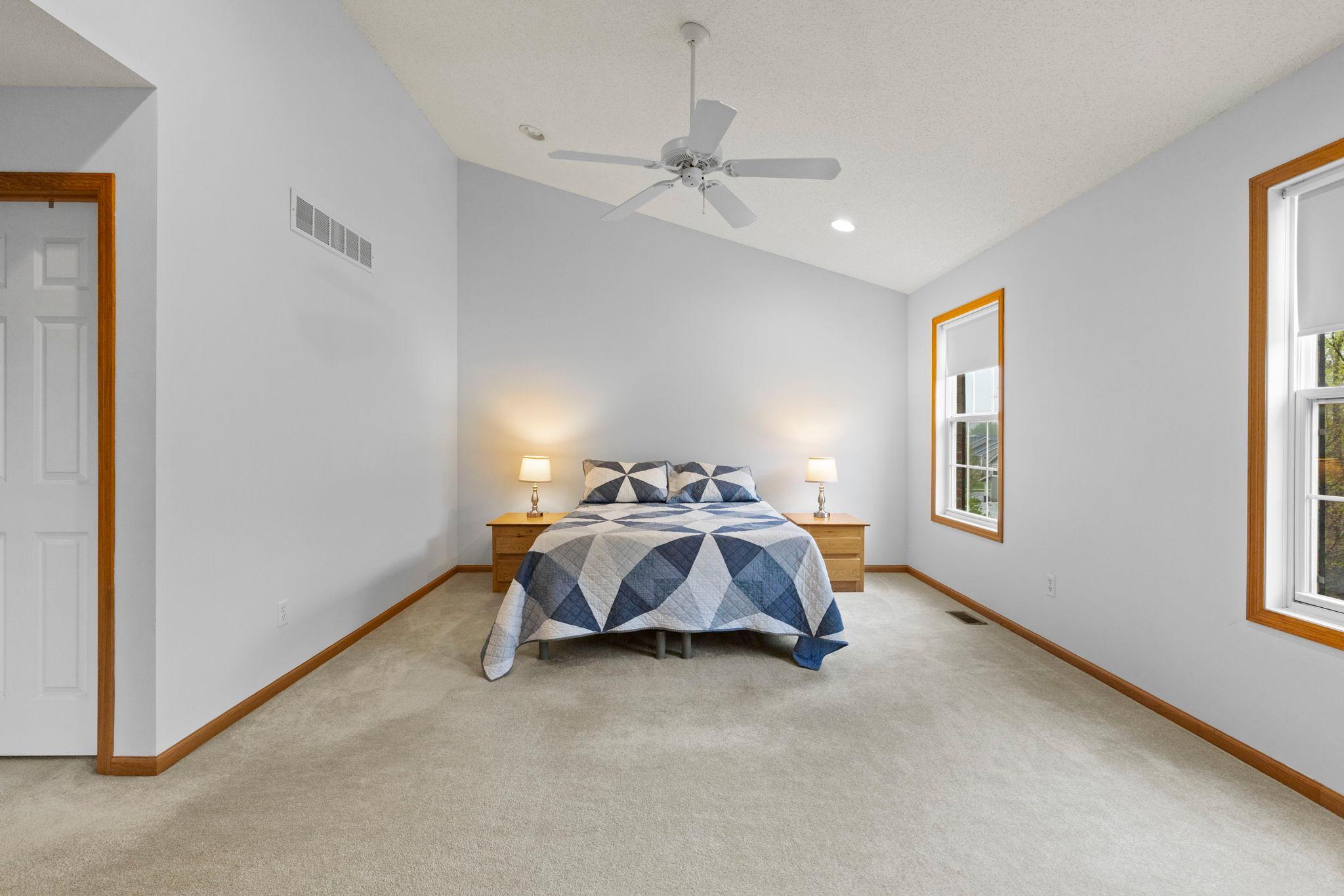 45-web-or-mls-1780 Riverside Dr-162.jpg