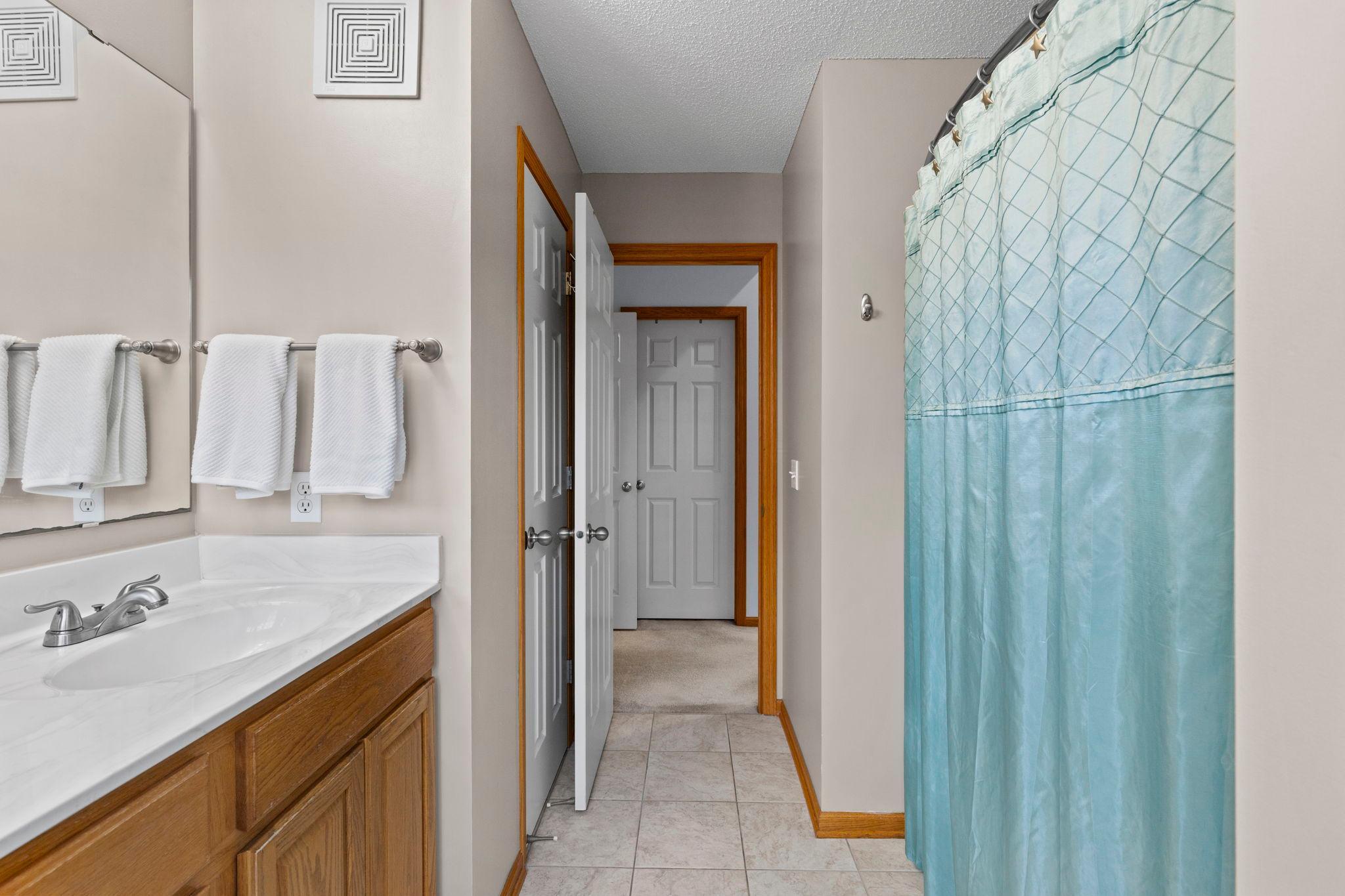 47-web-or-mls-1780 Riverside Dr-153.jpg