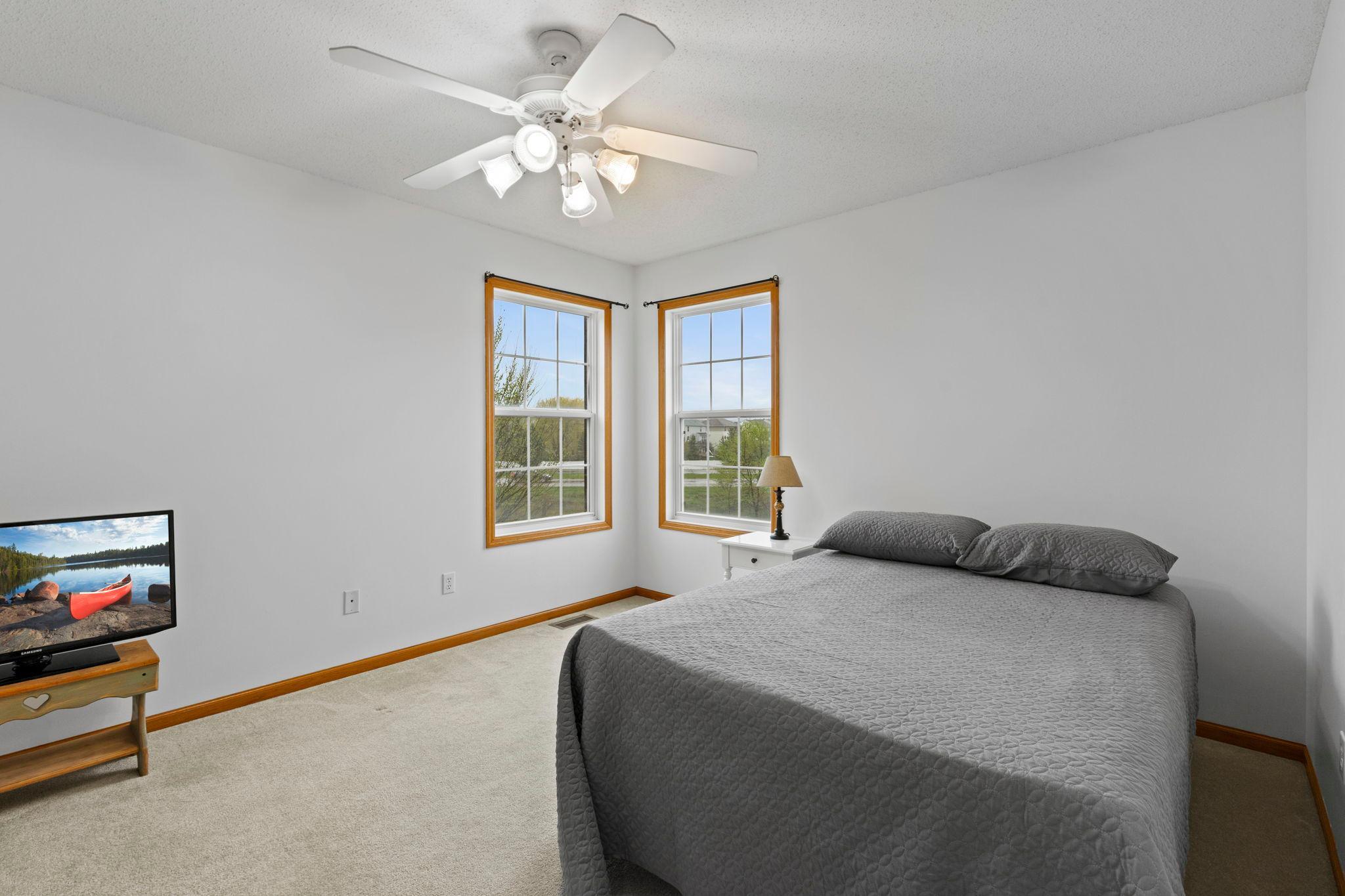 52-web-or-mls-1780 Riverside Dr-168.jpg