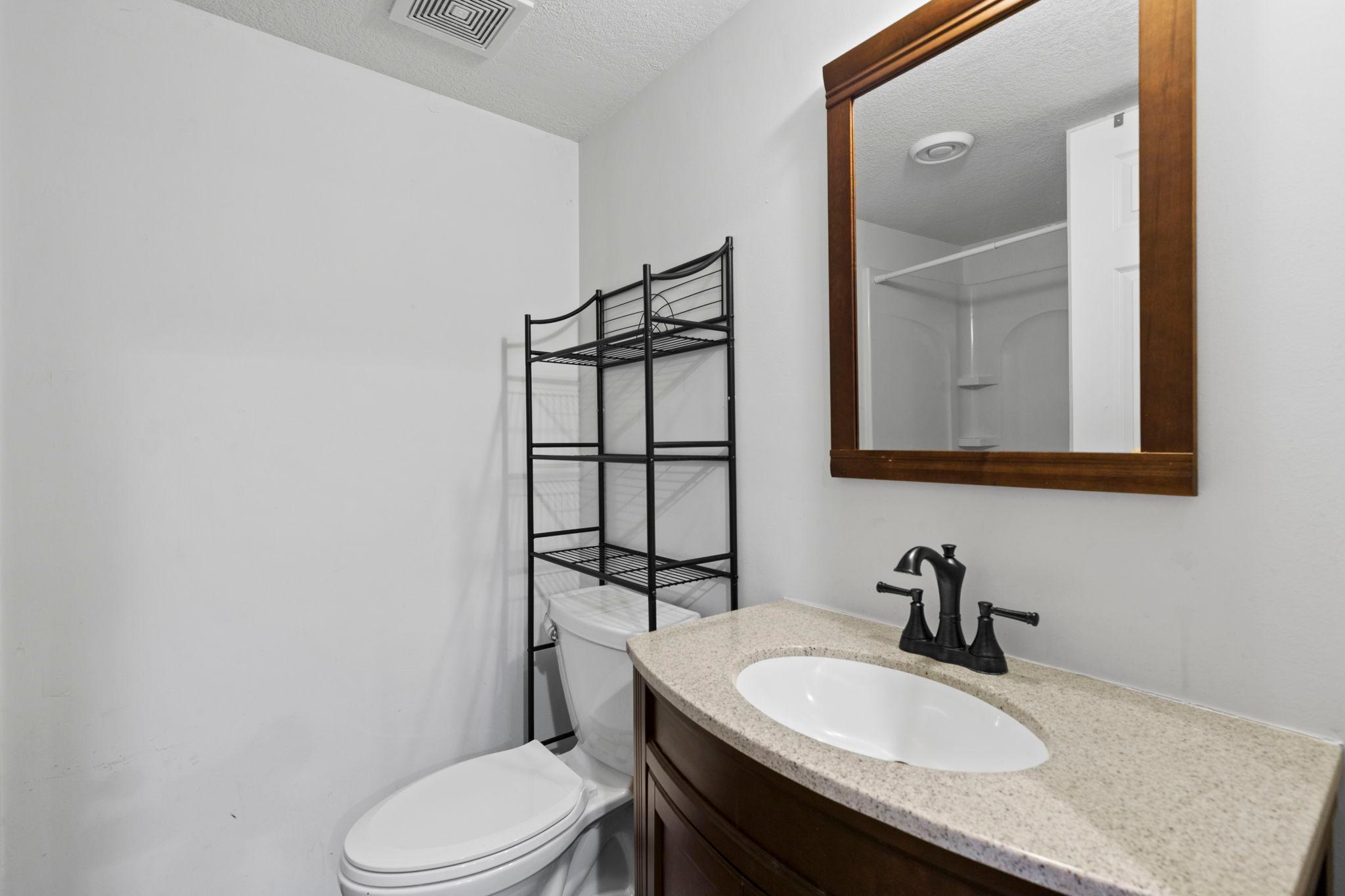 61-web-or-mls-1780 Riverside Dr-54.jpg