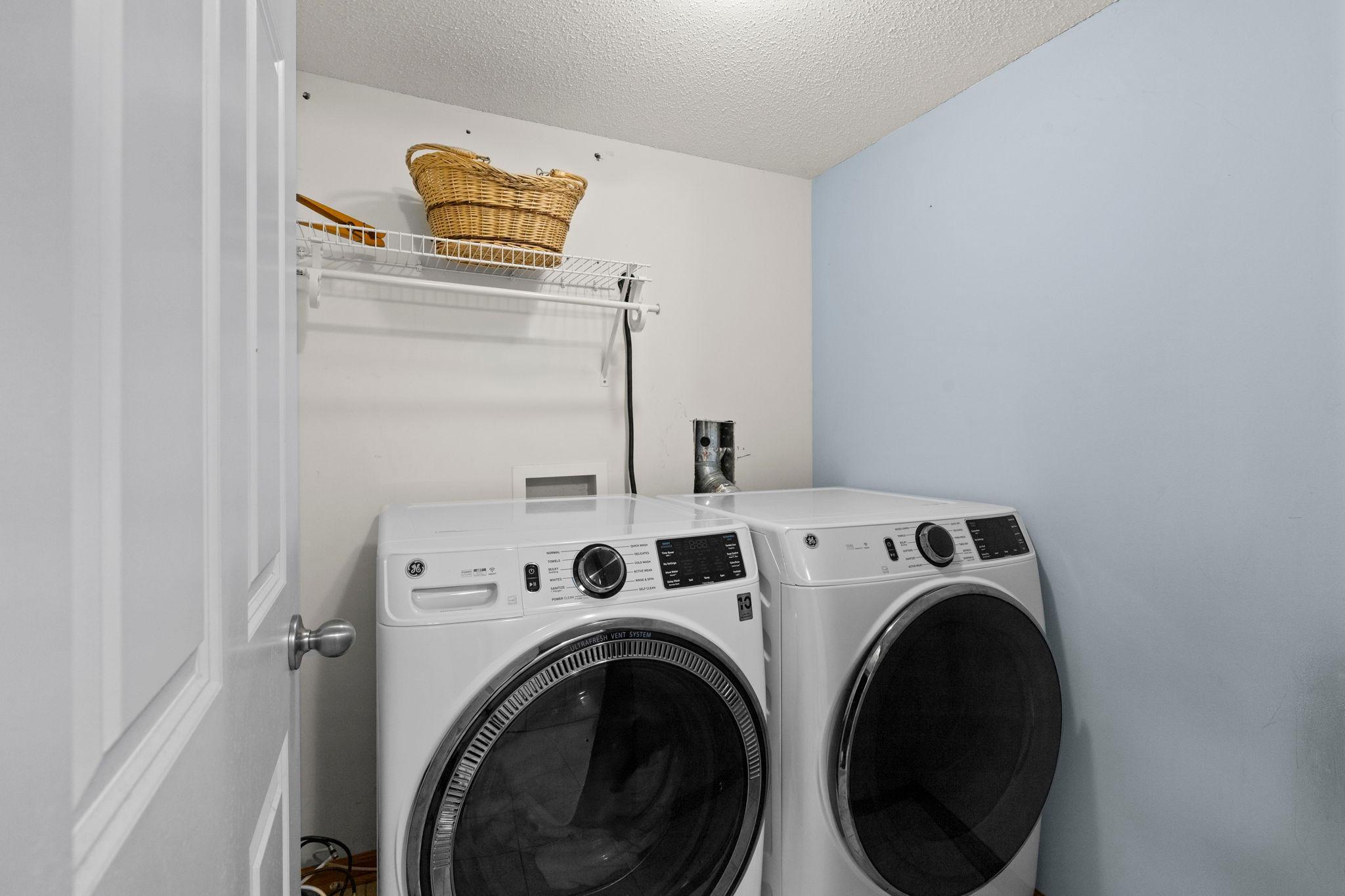 64-web-or-mls-1780 Riverside Dr-63.jpg