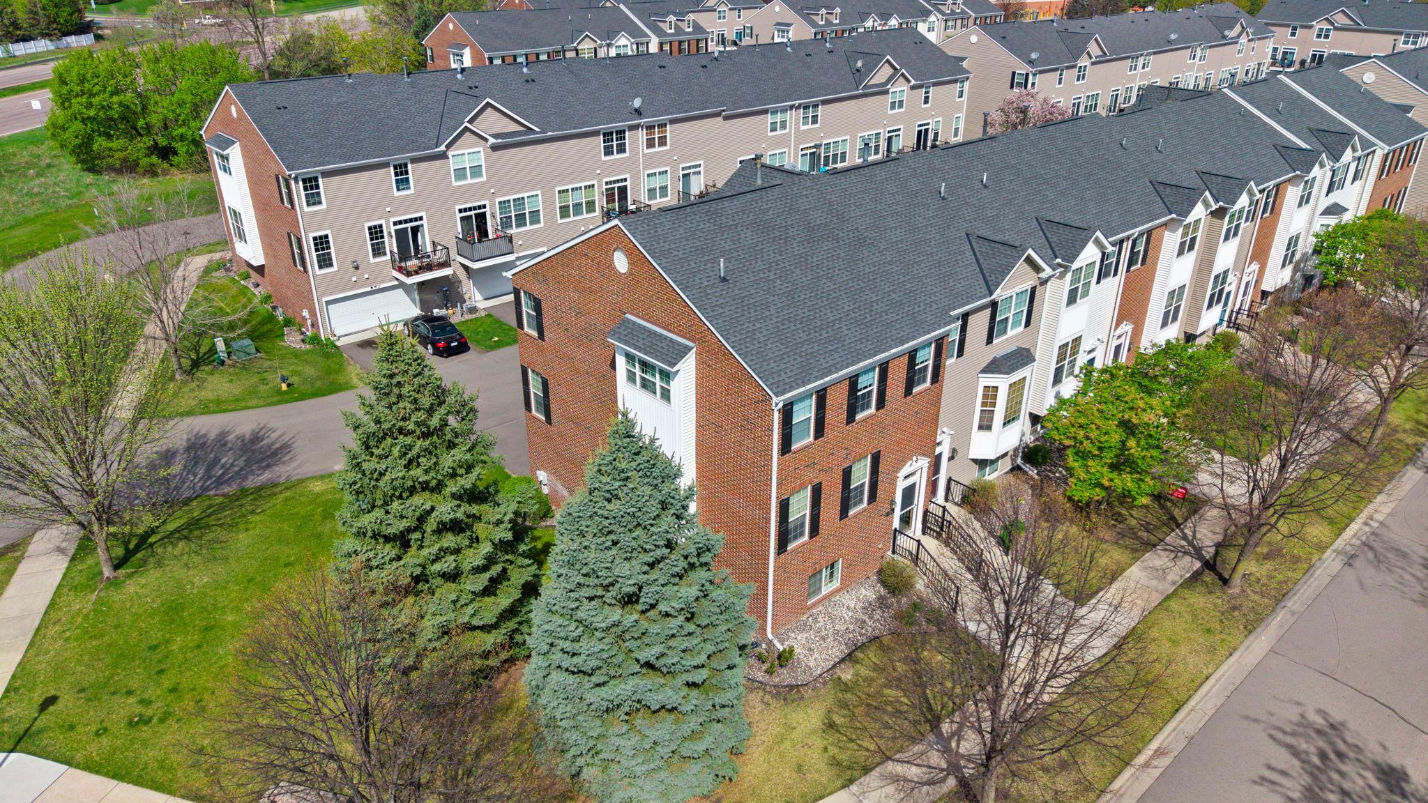 7-web-or-mls-1780 Riverside Dr Exteriors-12.jpg