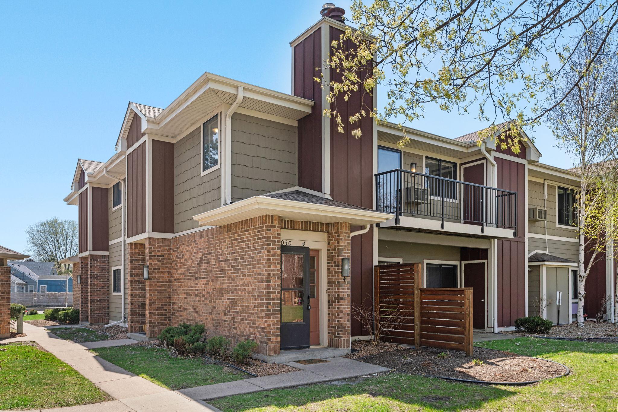 Welcome to 1030 W 66th St #4