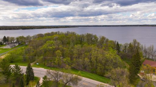 798 S Shore Drive, Detroit Lakes, MN 56501