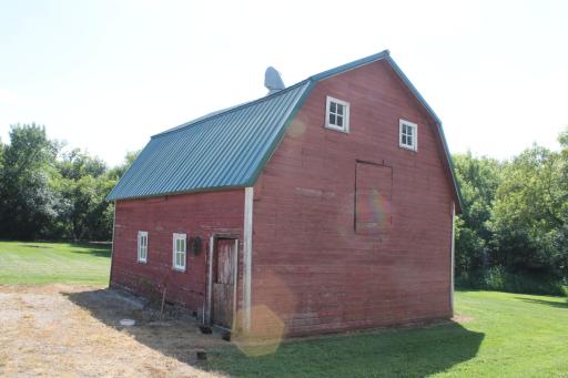 6045 50th Avenue NW, Montevideo, MN 56265